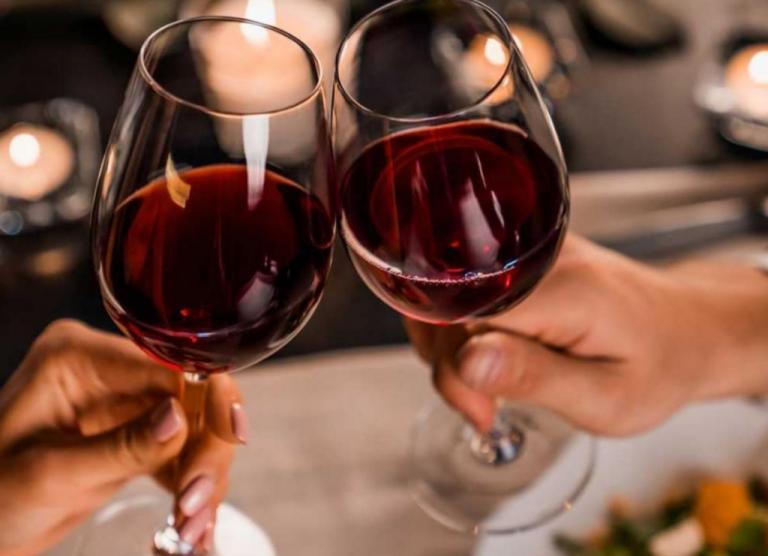 Ζώδια και φλερτ : Οι ατάκες που χρησιμοποιούν όταν σε θέλουν δικιά τους