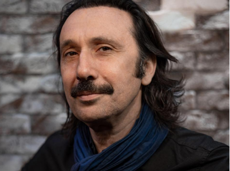 Ρένος Χαραλαμπίδης : Η viral πρόταση για τον εορτασμό του 2021