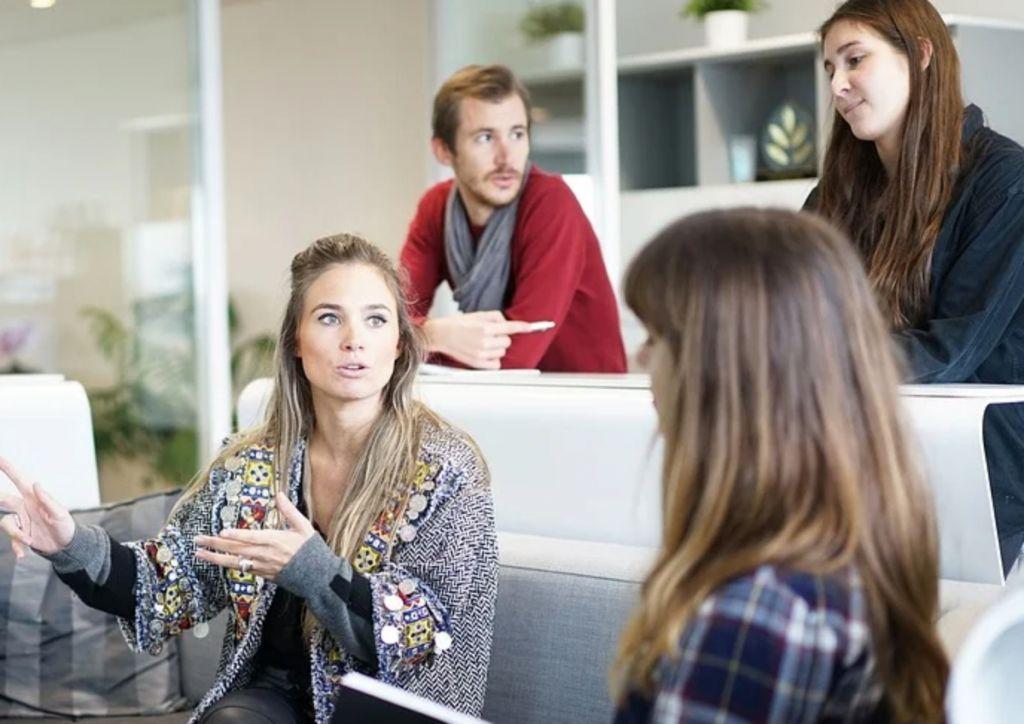 Τα ζώδια που έχουν ταλέντο να μιλάνε σε αγνώστους