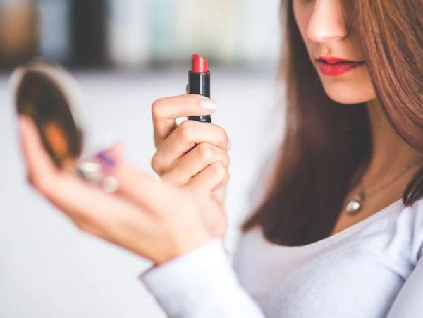 Τα ζώδια που βάφονται σαν…«καρνάβαλοι»