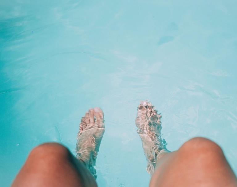 Κράμπα : Αυτό θα κάνεις αν σου συμβεί την ώρα που κολυμπάς