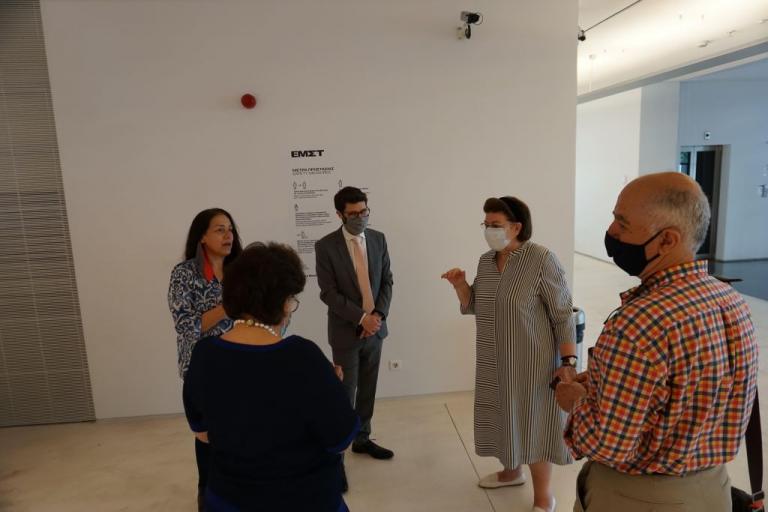 Στο ΕΜΣΤ η Μενδώνη: «Αδικήθηκε» περισσότερο από τα άλλα μουσεία