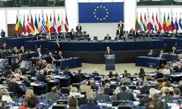 Οι προκλητικές απολαβές των ευρωβουλευτών