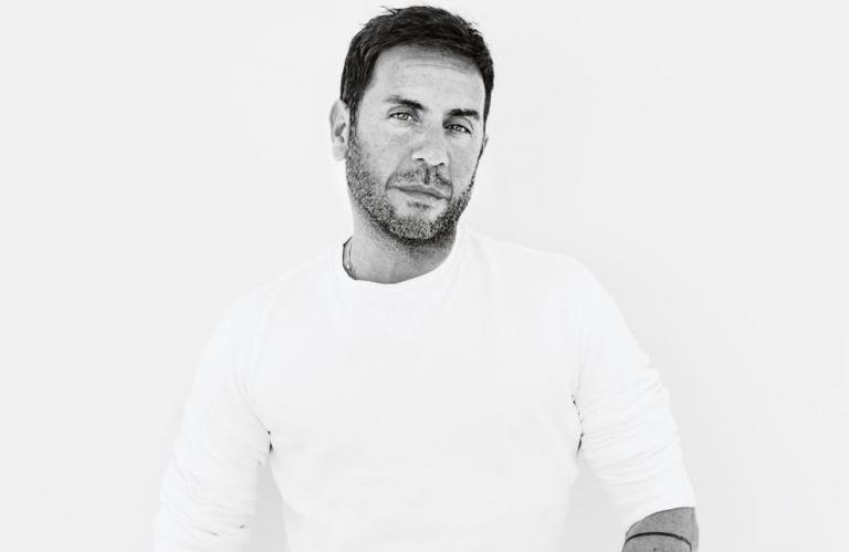 Η πρωτοβουλία του Γιώργου Μαζωνάκη για τη δύναμη του ήχου του μπουζουκιού