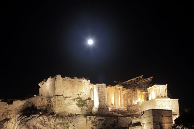 Πανσέληνος και έκλειψη παρασκιάς Σελήνης την Παρασκευή – Ορατή και από την Ελλάδα