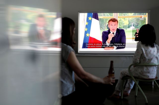 Γαλλία : Ο Μακρόν χαιρετίζει μια πρώτη νίκη κατά του κοροναϊού