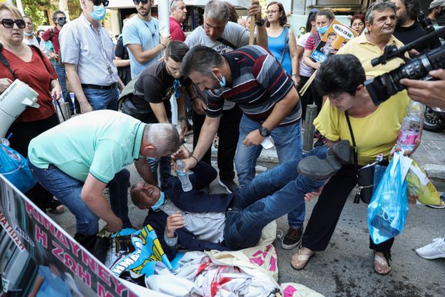 ΠΟΕΔΗΝ: Ένταση στο υπουργείο Οικονομικών - Τραυματίστηκε ο Γιαννακός