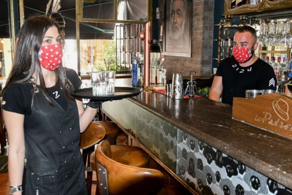 Νέα πρόστιμα σε μπαρ: 10.000 ευρώ και 15νθήμερη αναστολή σε μπαρ στο Ηράκλειο