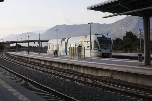 Τετράωρη στάση εργασίας για την Πέμπτη σε Τρένα και Τραμ