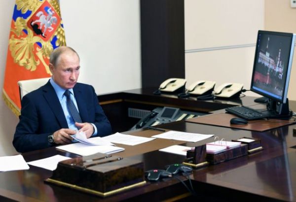 Ρωσία : Ο Πούτιν πρότεινε να αυξηθεί στο 15% ο φόρος εισοδήματος για τους εύπορους