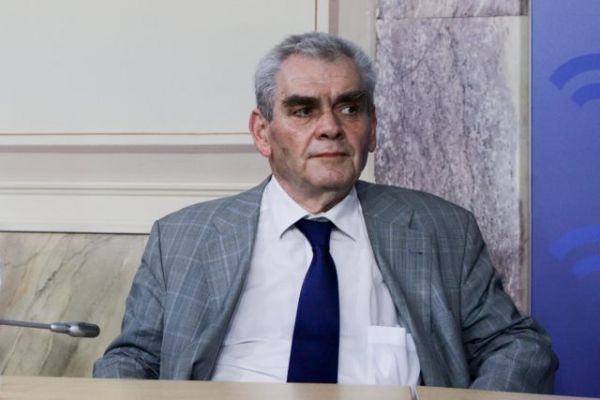 «Μισές απαντήσεις» Παπαγγελόπουλου για τους διαλόγους της ντροπής που αποκάλυψαν τα «Παραπολιτικά»