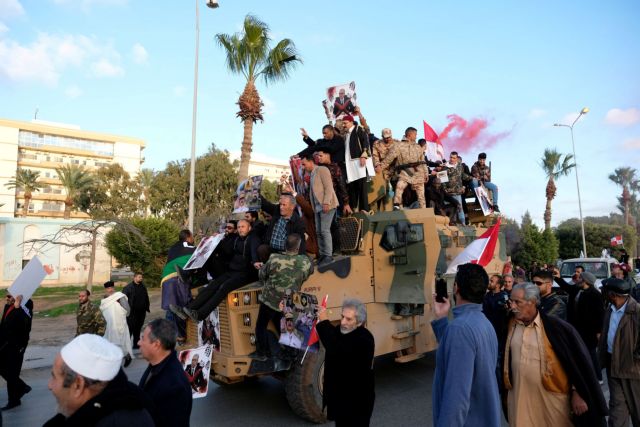 Ραγδαίες εξελίξεις στη Λιβύη - Πληροφορίες για μετακίνηση αιγυπτιακών δυνάμεων