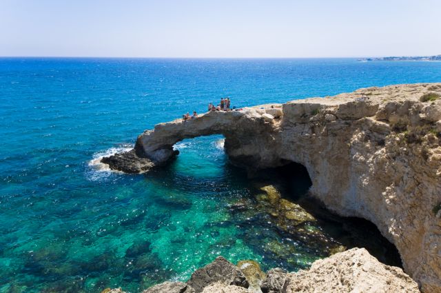 Κύπρος : Άνοιγμα στον τουρισμό με την επαναλειτουργία των αεροδρομίων