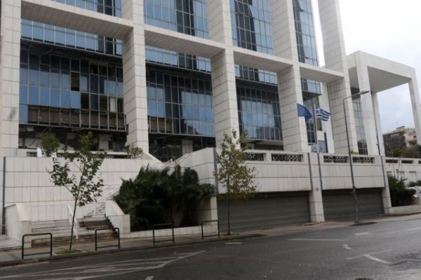 Ληστές του Διστόμου: Αθώος ο Γρηγόρης Τσιρώνης για συμμετοχή στον «Επαναστατικό Αγώνα»