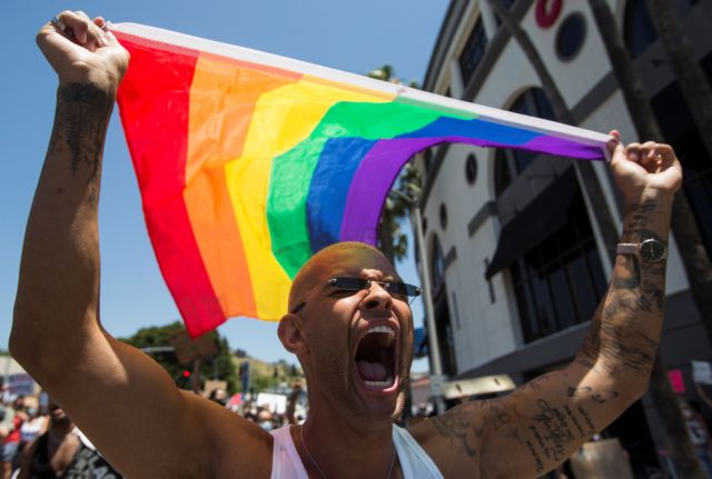 Απόφαση σταθμός στις ΗΠΑ: Το Ανώτατο Δικαστήριο έκρινε παράνομη την απόλυση εργαζόμενου λόγω ομοφυλοφιλίας