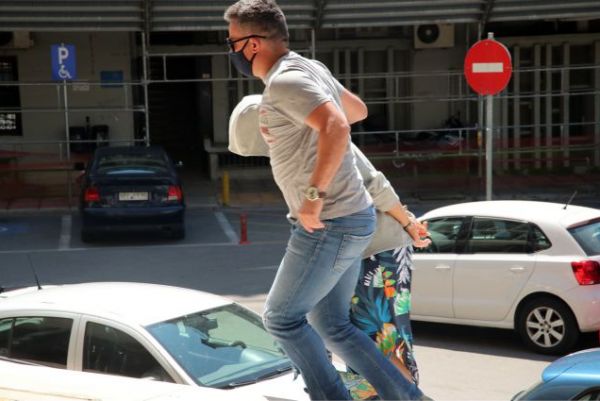 Απαγωγή 10χρονης : Φόβοι ότι η 33χρονη έκανε live μετάδοση στο διαδίκτυο
