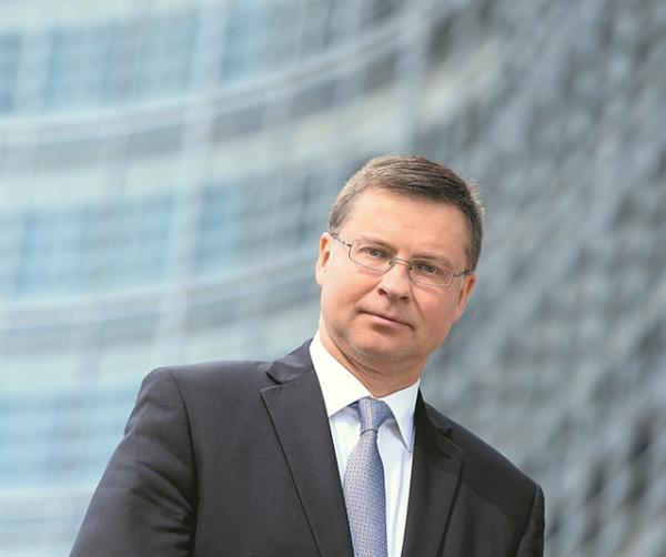 Σφήνα εποπτείας για τα € 32 δισ.