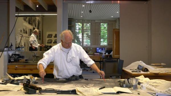 Συναρπαστική online περιήγηση στο εργαστήρι του νοτιοαφρικανού καλλιτέχνη William Kentridge