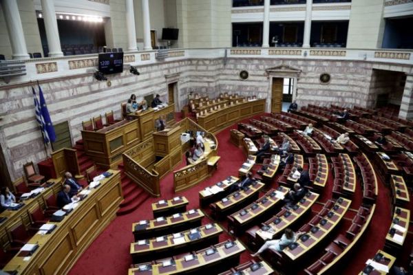 Υπόθεση παρακράτος: «Φωτιά» στη Βουλή έβαλε το ηχητικό Μιωνή – Παππά