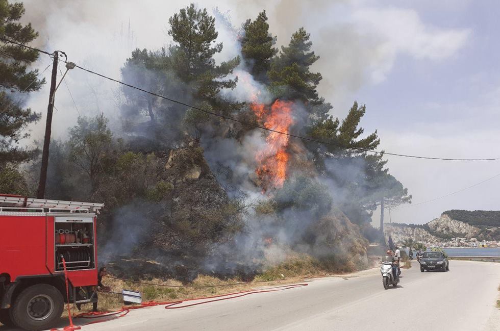 Ζάκυθος : Υπό έλεγχο η φωτιά στο Αργάσι – Κάηκαν τρία στρέμματα δασικής έκτασης
