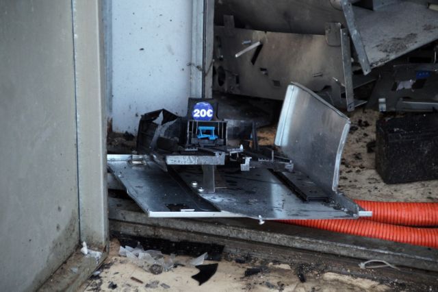 Άγνωστοι ανατίναξαν ΑΤΜ στη Θεσσαλονίκη