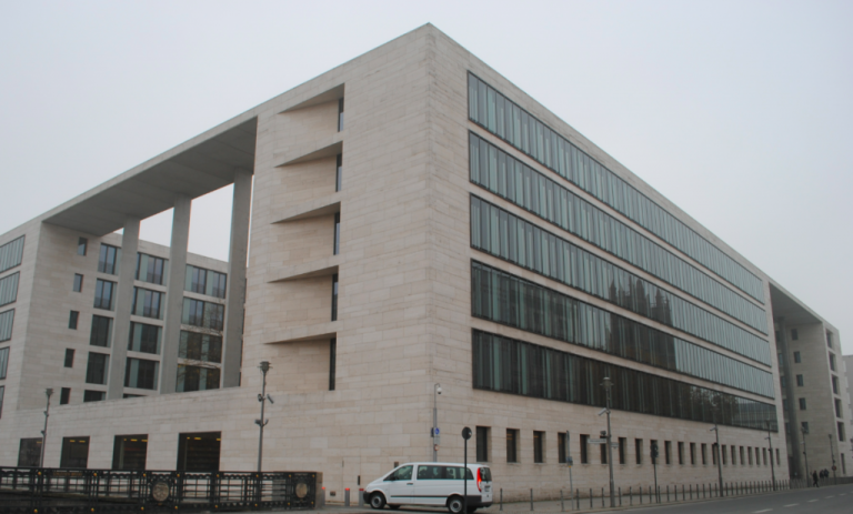 Διπλωματική κρίση Γερμανίας – Ρωσίας για τη δολοφονία τσετσένου στρατιωτικού διοικητή στο Βερολίνο