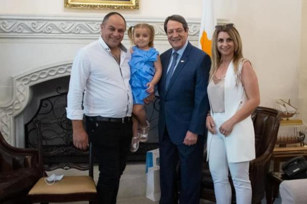 Η μικρή Μαρία μετά την «καραμπίνα» και το βίντεο που έγινε viral πήγε στον Αναστασιάδη