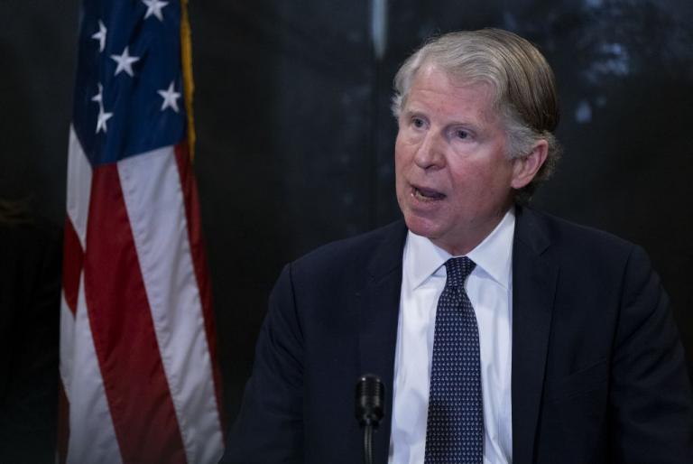 «Δεν θα ασκήσω διώξεις» – Υπέρ των διαδηλωτών ο εισαγγελέας του Μανχάταν