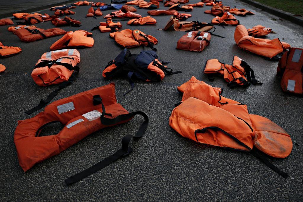 Από τη Μεσόγειο στη Μινεάπολη: Οι πρόσφυγες «δεν μπορούν να αναπνεύσουν» κάτω από το νερό