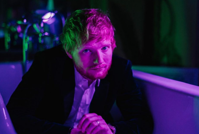 Εντ Σίραν : Ένα αλλιώτικο πορτρέτο με την υπογραφή Νόελ Φίλντινγκ