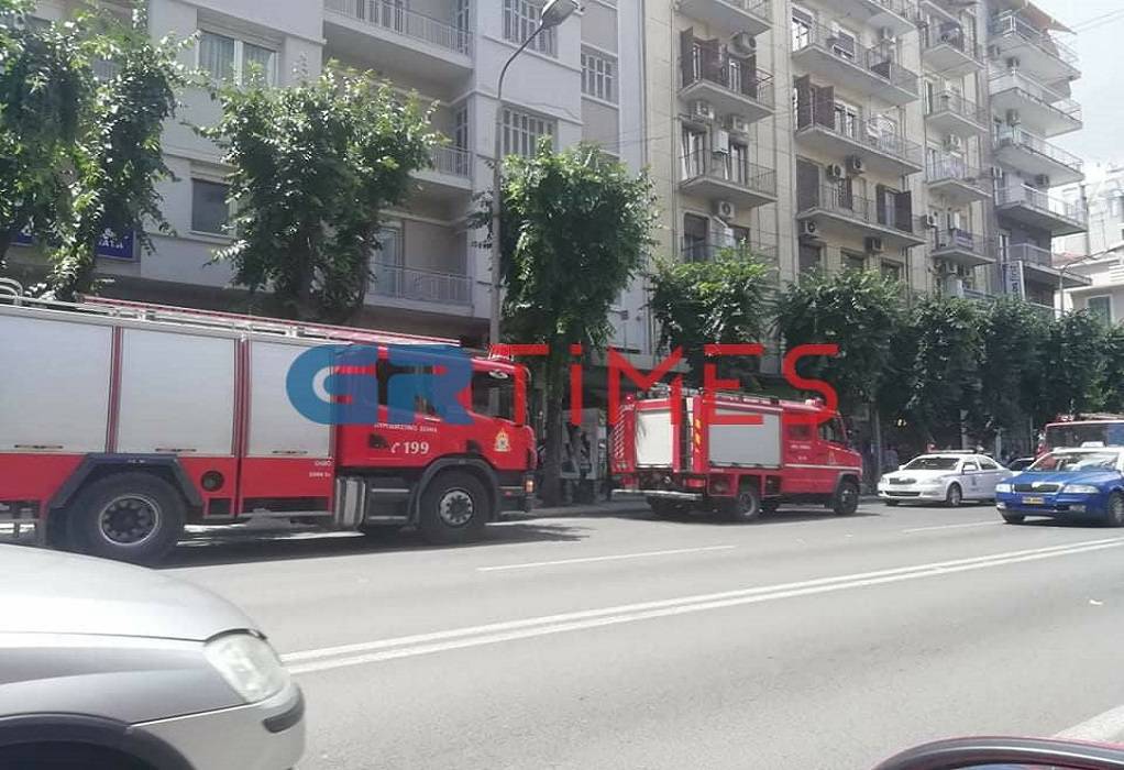 Σοκ στη Θεσσαλονίκη: Καμένο πτώμα βρέθηκε έξω από πολυκατοικία