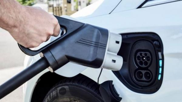 Τα κίνητρα για την ηλεκτροκίνηση – 80% χαμηλότερο το κόστος χρήσης και συντήρησης των ηλεκτρικών αυτοκινήτων