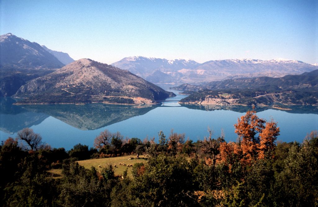 Τεχνητός ή τεχνικός;