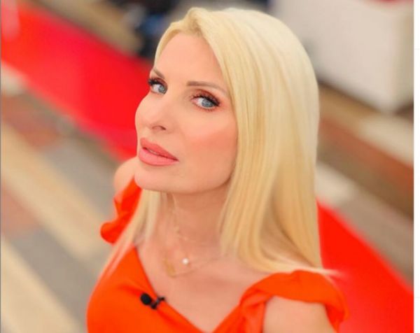 Ελένη Μενεγάκη: Η φωτογραφία στο άδειο καμαρίνι λίγο πριν το τέλος