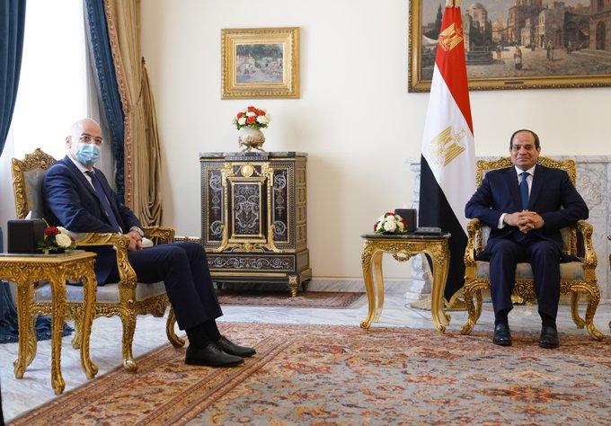 Δένδιας : Έγινε δεκτός από τον Αιγύπτιο πρόεδρο Σίσι – Τι συζήτησαν