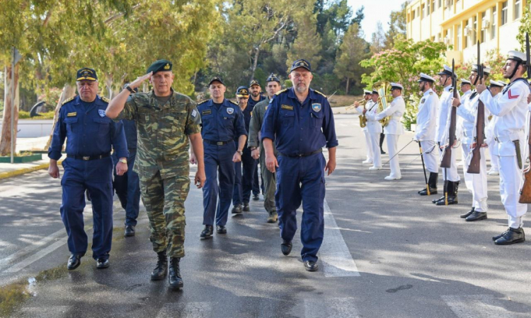 Το Αρχηγείο Στόλου στο Ναύσταθμο Σαλαμίνας επισκέφθηκε ο Αρχηγός ΓΕΕΘΑ
