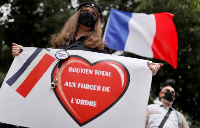 Γαλλία: Στους δρόμους σύζυγοι αστυνομικών - «Σεβαστείτε την αστυνομία μας»