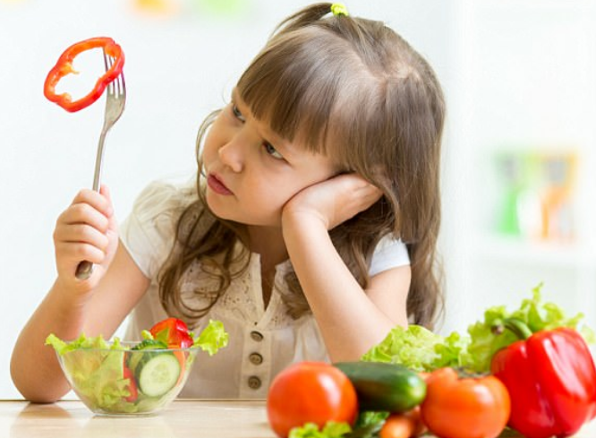 Παιδί και λαχανικά: Tips για να τα εντάξετε εύκολα στη διατροφή του
