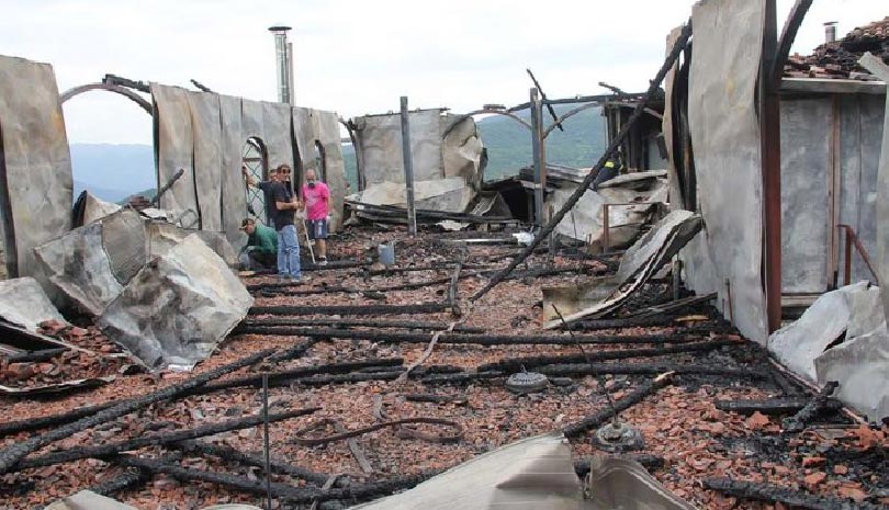 Συγκλονιστικό οδοιπορικό του Mega στην «Αγία Λαύρα της Ρούμελης» που καταστράφηκε από φωτιά