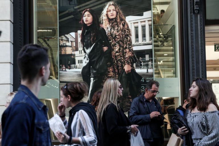 Θερινές εκπτώσεις: Πότε ξεκινούν – Γιατί ενδέχεται να μετατεθούν οι ημερομηνίες φέτος