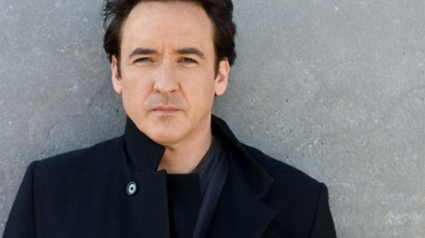 Δολοφονία Φλόιντ:  Αστυνομικοί επιτέθηκαν στον Τζον Κιούζακ