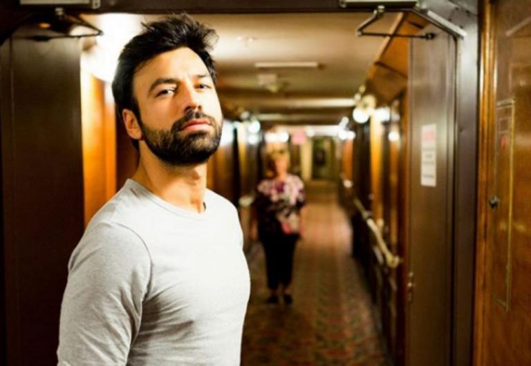 Ανδρέας Γεωργίου: Ποζάρει ολόγυμνος και «ρίχνει» το Instagram