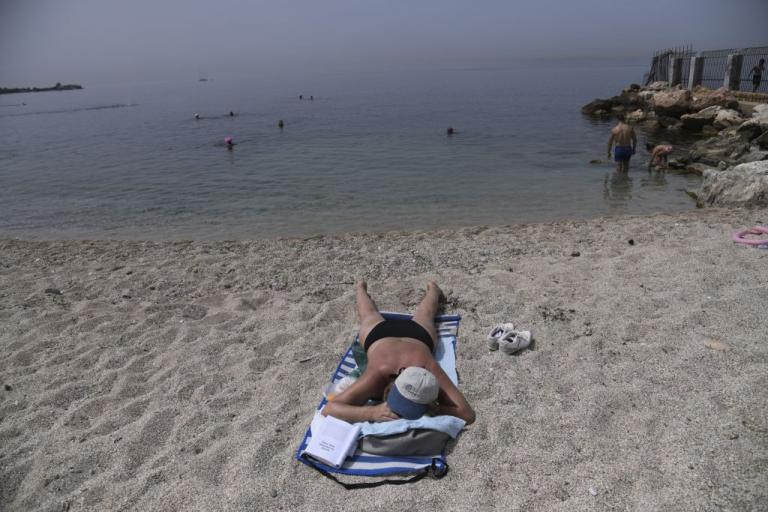 Καιρός : «Χτυπά» 30αρι η θερμοκρασία την Παρασκευή