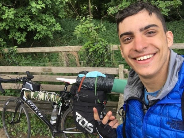 Σκωτία – Ελλάδα με… ποδήλατο: Ο 20χρονος Κλέων Παπαδημητρίου έκανε 3.500 χλμ πάνω σε δυο ρόδες