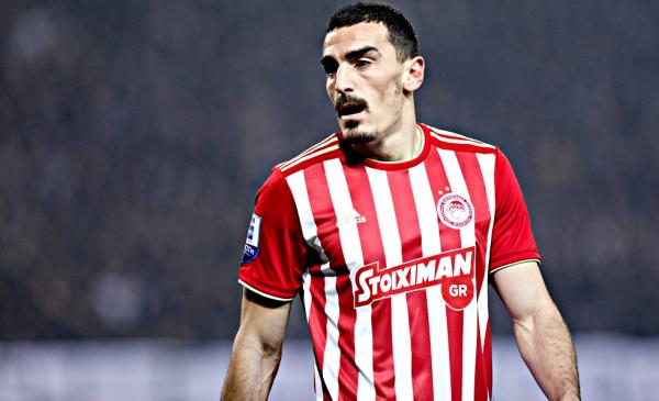 Ολυμπιακός : Αποχώρησε με κάκωση από τη σημερινή προπόνηση ο Λάζαρος