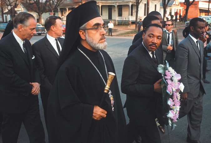 Η ιστορία επαναλαμβάνεται: Όταν ο Αρχιεπίσκοπος Αμερικής Ιάκωβος διαδήλωνε χέρι χέρι με τον Μάρτιν Λούθερ Κινγκ