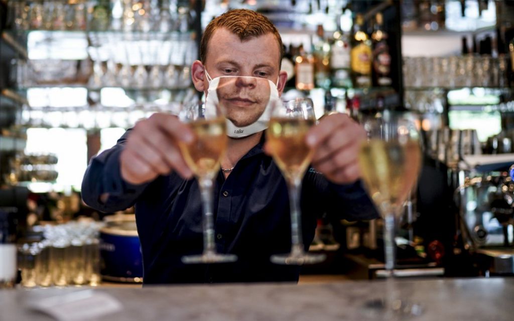 Οι μάσκες για τον κοροναϊό αποκτούν ανθρώπινο χαρακτήρα