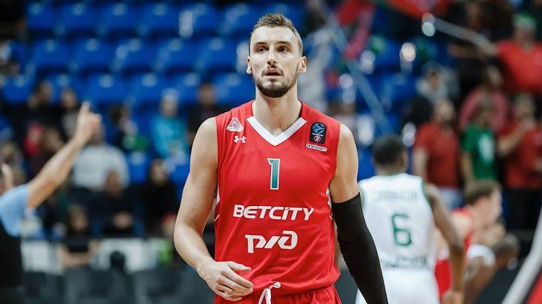 Στο στόχαστρο του Παναθηναϊκού και της Μακάμπι ο Ντέκερ