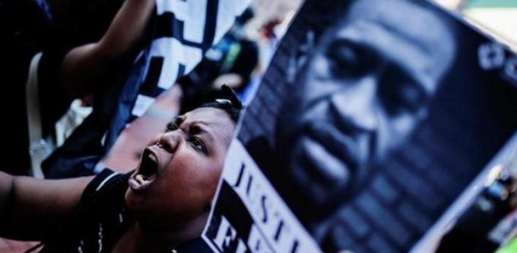 Ποιοι και γιατί «ελληνοποίησαν» τη δολοφονία του Τζορτζ Φλόιντ