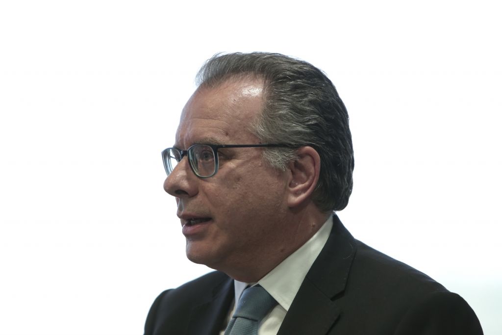 Κουμουτσάκος: Η Ελλάδα κάνει το καθήκον της με σεβασμό στα ανθρώπινα δικαιώματα